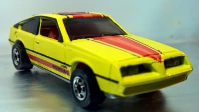 Pontiac J-2000