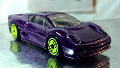 Jaguar XJ220