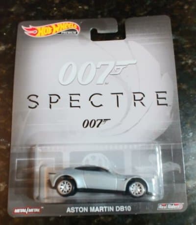 Aston Martin DB10