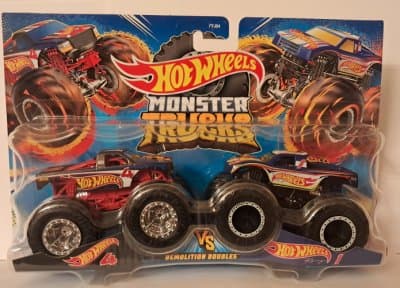 Hot Wheels 4 vs Hot Wheels Racing 1