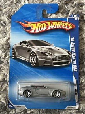 10 Aston Martin DBS