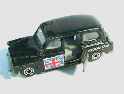 Carbodies Taxi FX4R