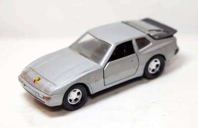 Porsche 944
