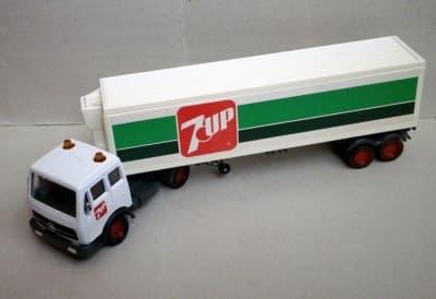 K-124 Mercedes-Benz Refrigeration Truck