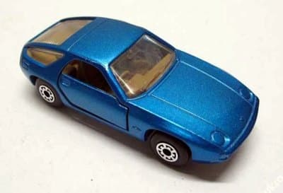 Porsche 928