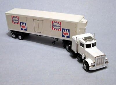 Peterbilt Refrigerator Truck