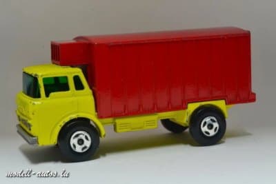 Refrigerator Truck