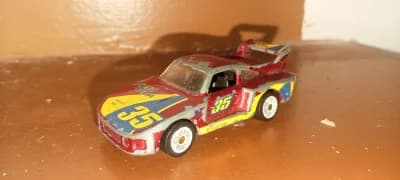 Racing Porsche 935
