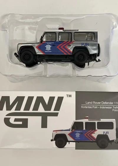 Land Rover Defender 110 Korlantas Polri – Indonesian Traffic Police