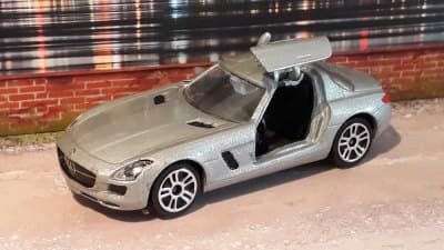 Mercedes-Benz SLS AMG