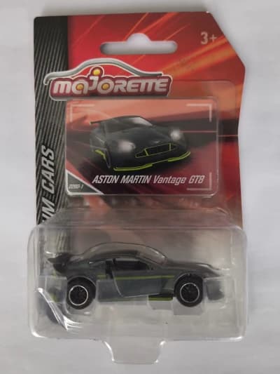 Aston Martin Vantage GT8