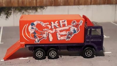Renault J Container