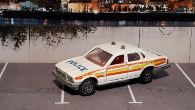 Jaguar XJ6 Police