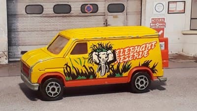 Ford E-350 (Fourgon)