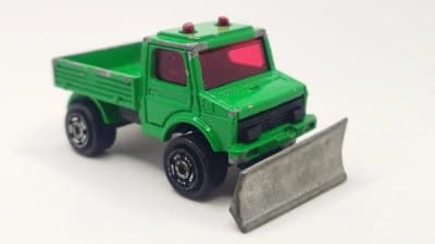 Mercedes-Benz Unimog Snow Plow