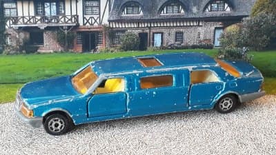 Mercedes Stretch Limousine