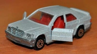 Mercedes-Benz 190 E 2.3-16