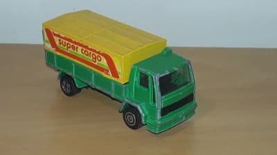 Ford Cargo Covered Truck