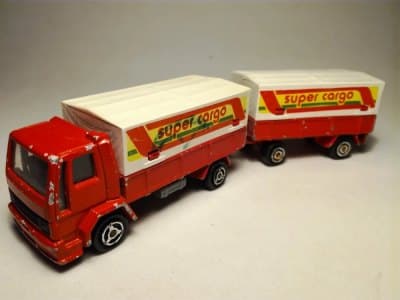 Ford Cargo Covered Truck