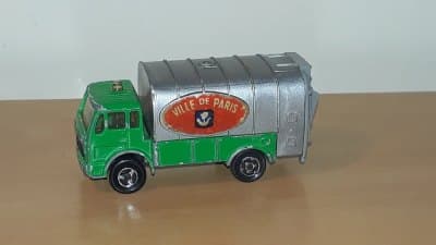 Mercedes-Benz NG Garbage Truck