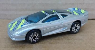 Jaguar XJ220