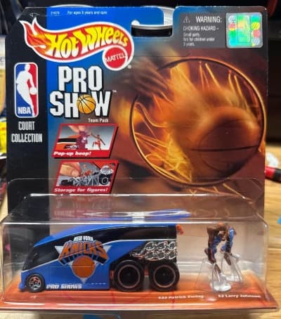 New York Knicks Pro Show Bus