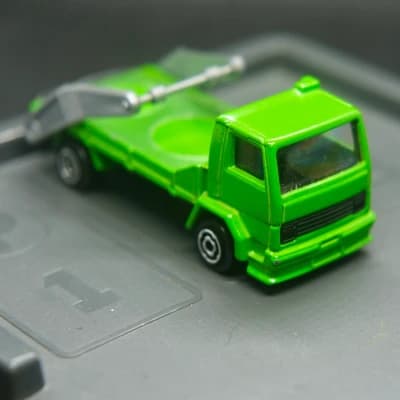 Ford Cargo Skip Truck