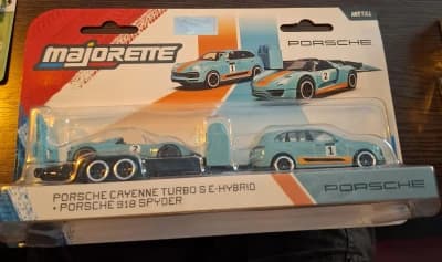 Porsche Cayenne Trubo S E-Hybrid + Porsche 918 Spyder