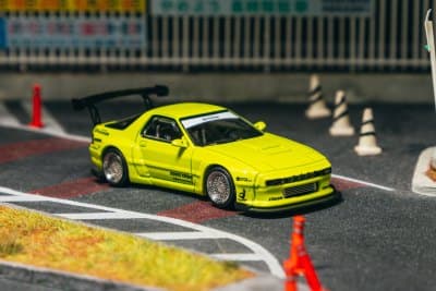 Pandem Mazda RX-7 FC3S Yellow