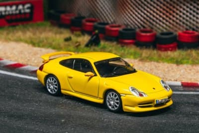 Porsche 911 GT3 (type 996) Yellow