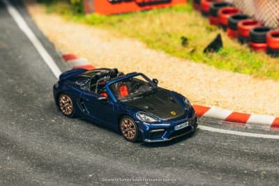 Porsche 718 Spyder RS Gentian Blue Metallic