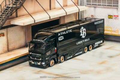 Liberty Walk Mitsubishi Fuso Super Great LB- TRUCKS Black