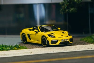 Porsche 718 Spyder RS Racing Yellow