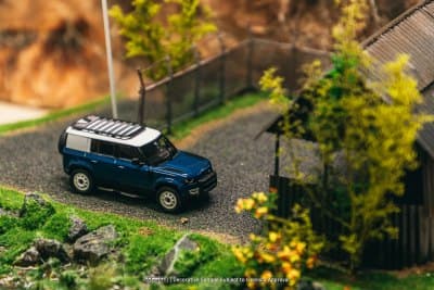 Land Rover Defender 110 Blue