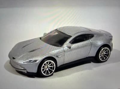 Aston Martin DB10