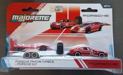 Porsche Taycan Turbo S + Porsche 917