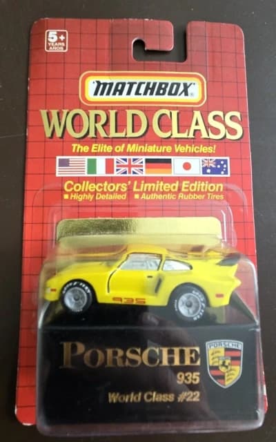 Racing Porsche 935