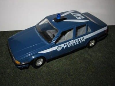Alfa Romeo 75 Polizia