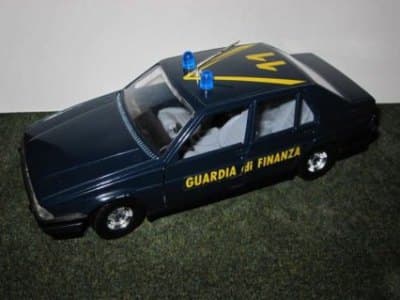 Alfa Romeo 75 Gurdia di Finanza