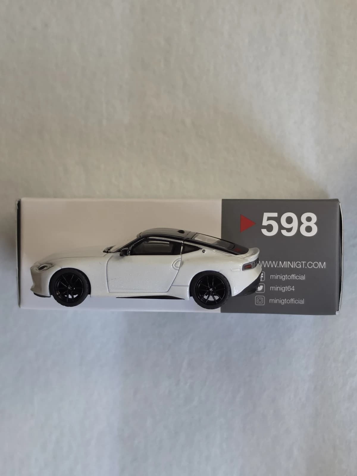 Nissan Fairlady Z Version ST 2023 Everest White No Package: Image 8