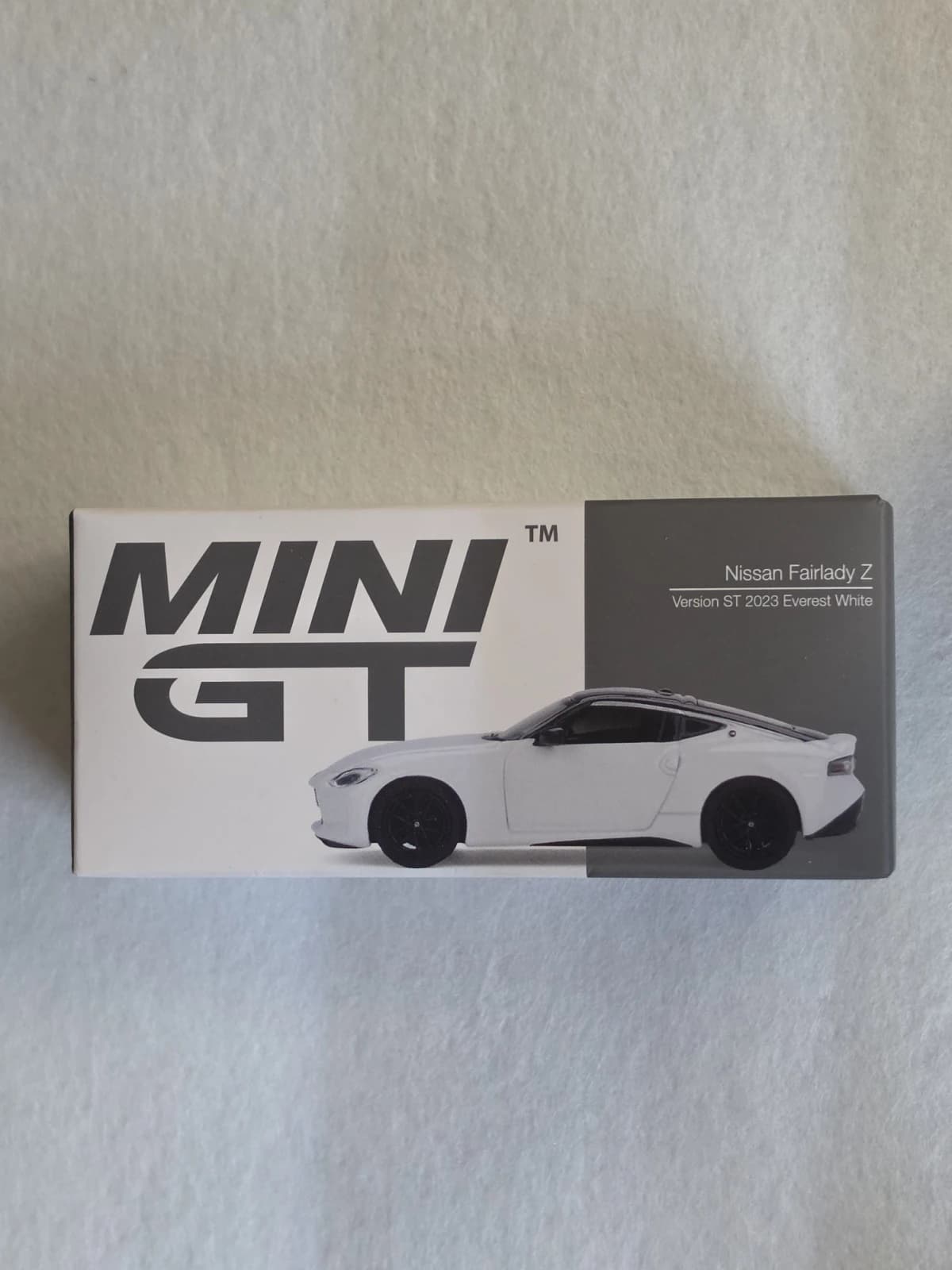 Nissan Fairlady Z Version ST 2023 Everest White Box: Image 5