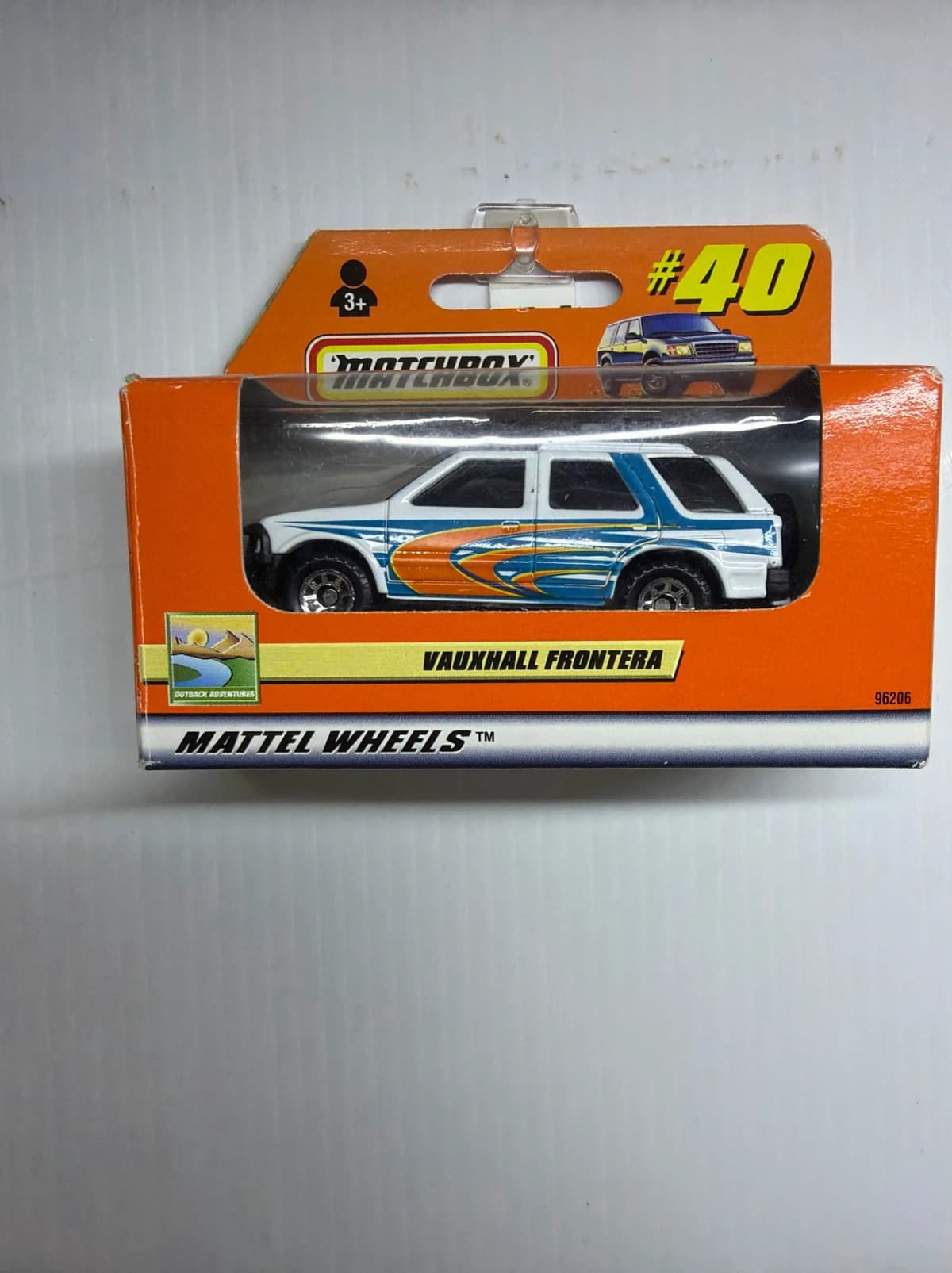 Isuzu Rodeo("Vauxhall Frontera" in Aus. catalog) Box: Image 2