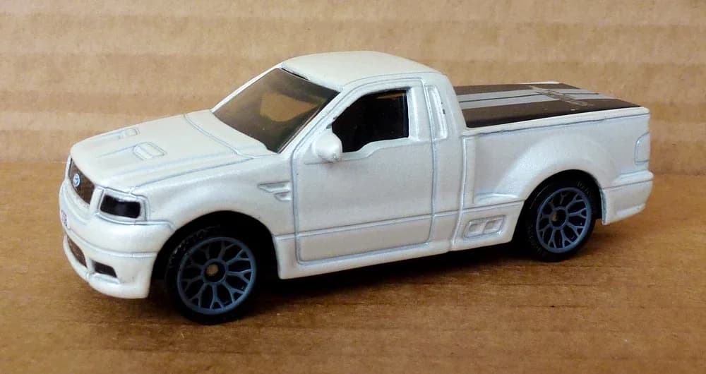 Ford SVT F-150 Lightning null: Image 2