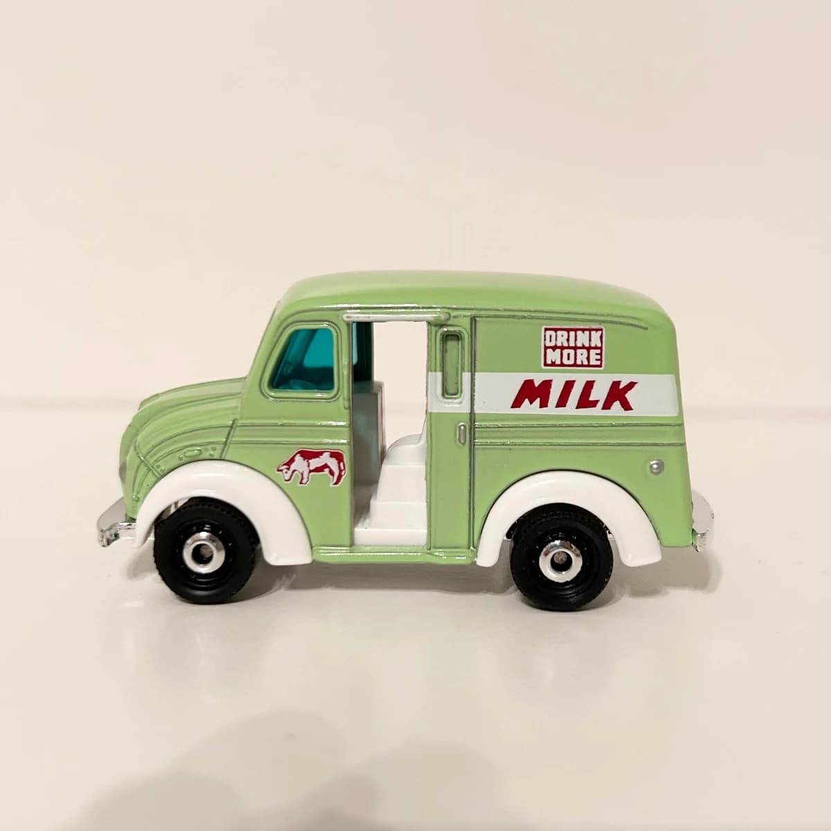Divco Milk Truck null: Image 2
