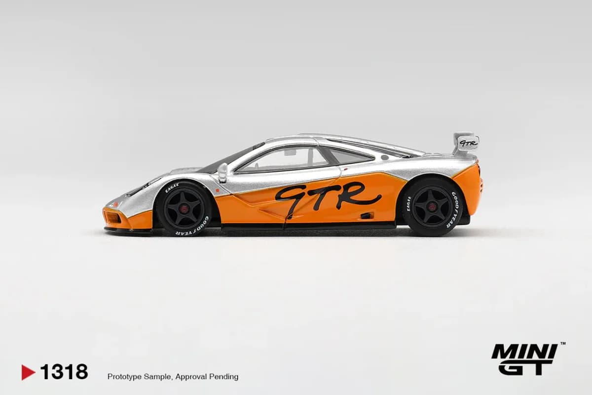 McLaren F1 GTR 1995 Presentation null: Image 2