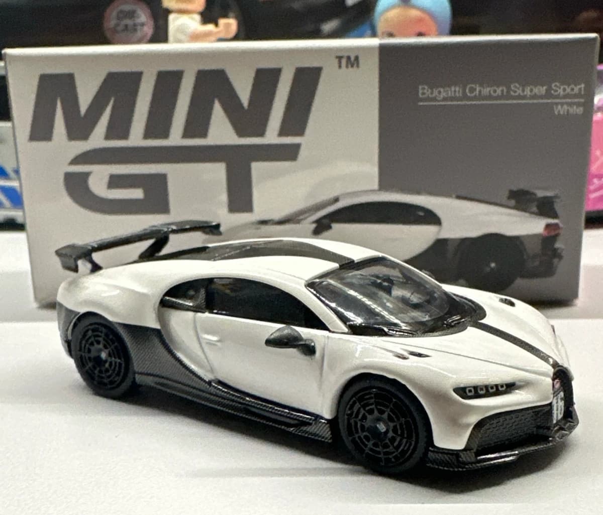 Bugatti Chiron Pur Sport White null: Image 2