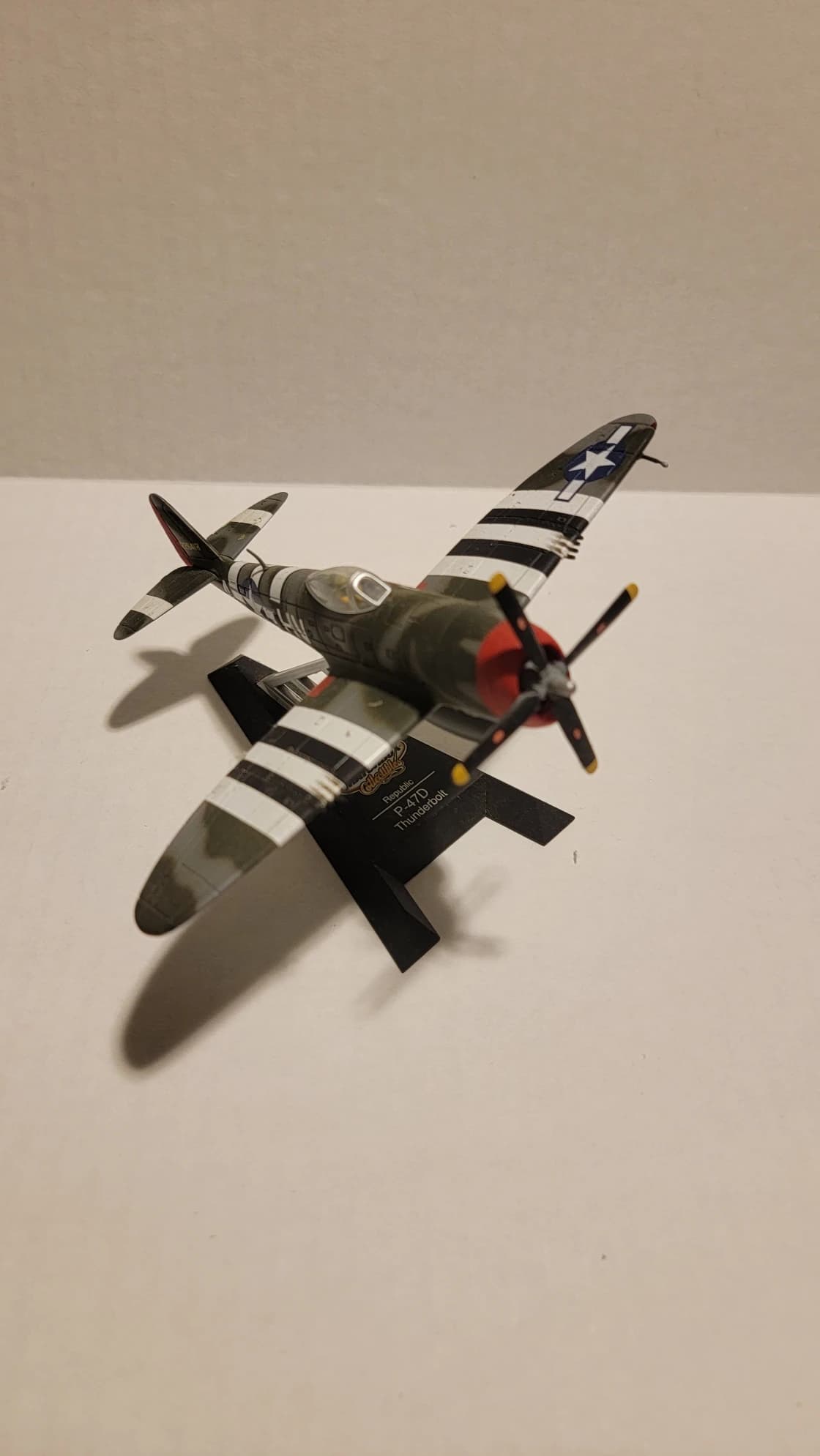 Republic P-47D Thunderbolt No Package: Image 2