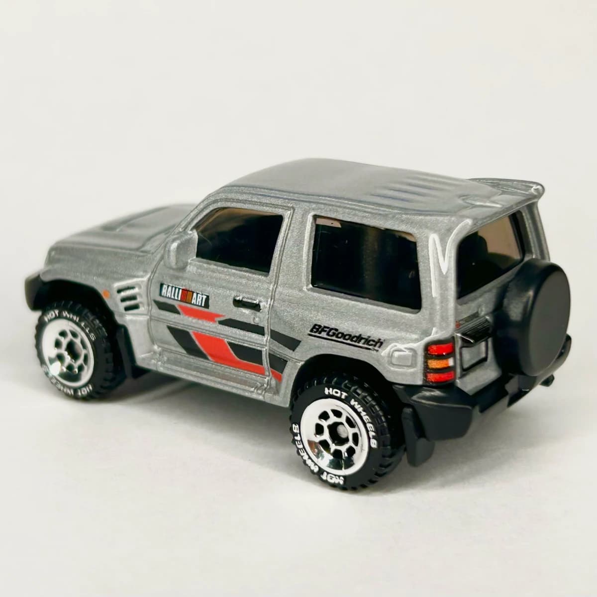 Mitsubishi Pajero Evolution null: Image 2