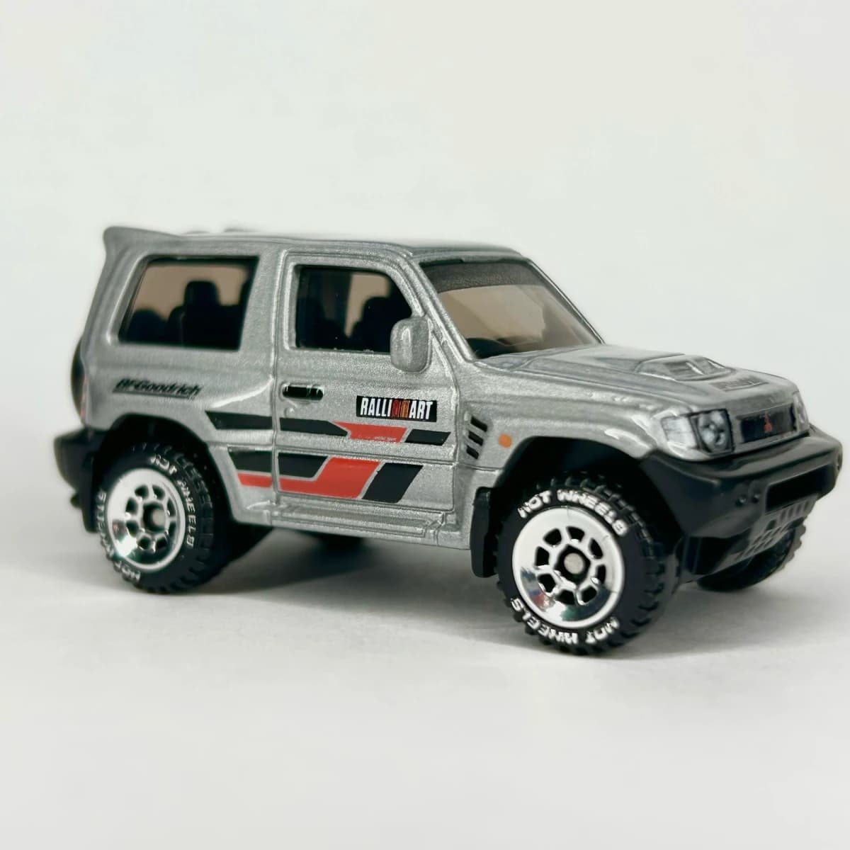 Mitsubishi Pajero Evolution No Package: Image 1