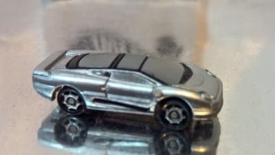 Jaguar XJ220